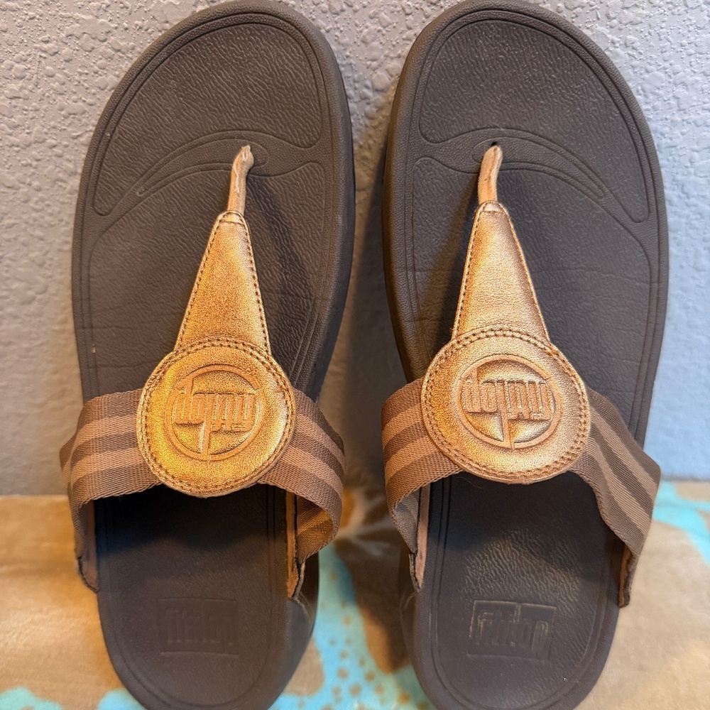 FitFlop Size 8 women’s~Brown/Bronze~EUC